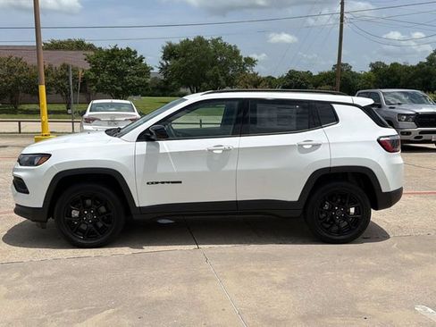 New 2026 Jeep Compass Latitude AWD/4WD image 2