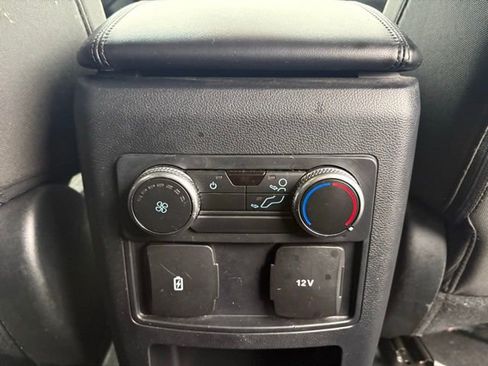 Used 2021 Ford Explorer XLT image 40