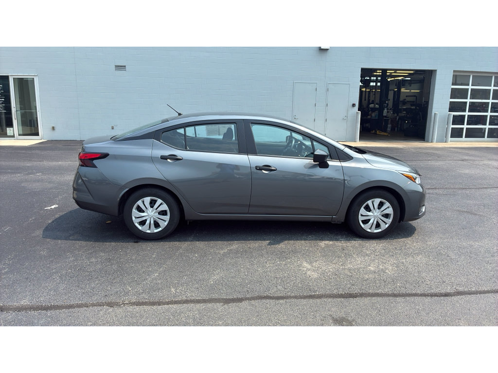 Used 2025 Nissan Versa S FWD image 8