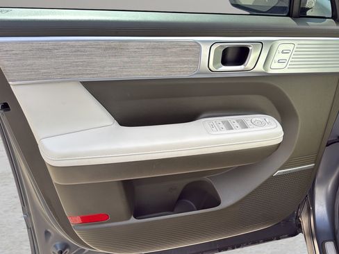 Used 2025 Hyundai Santa Fe Calligraphy AWD/4WD image 9
