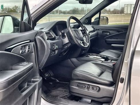 Certified 2020 Honda Passport Touring image 3