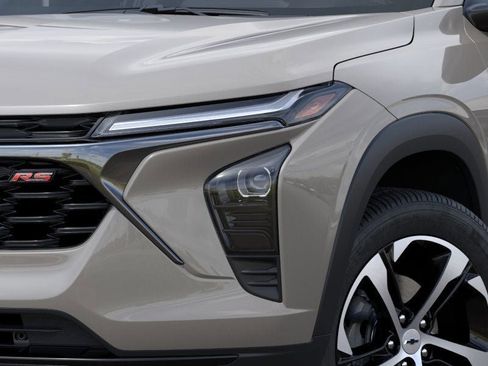 New 2026 Chevrolet Trax RS w/ Driver Confidence Package image 10