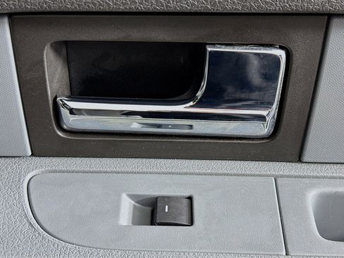 Used 2013 Ford F150 XLT w/ Mid Equipment Group image 27