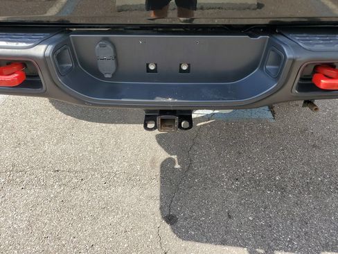 Used 2021 Jeep Gladiator Rubicon w/ Trailer Tow Package AWD/4WD image 8