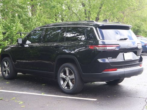 Used 2022 Jeep Grand Cherokee L Limited AWD/4WD image 6