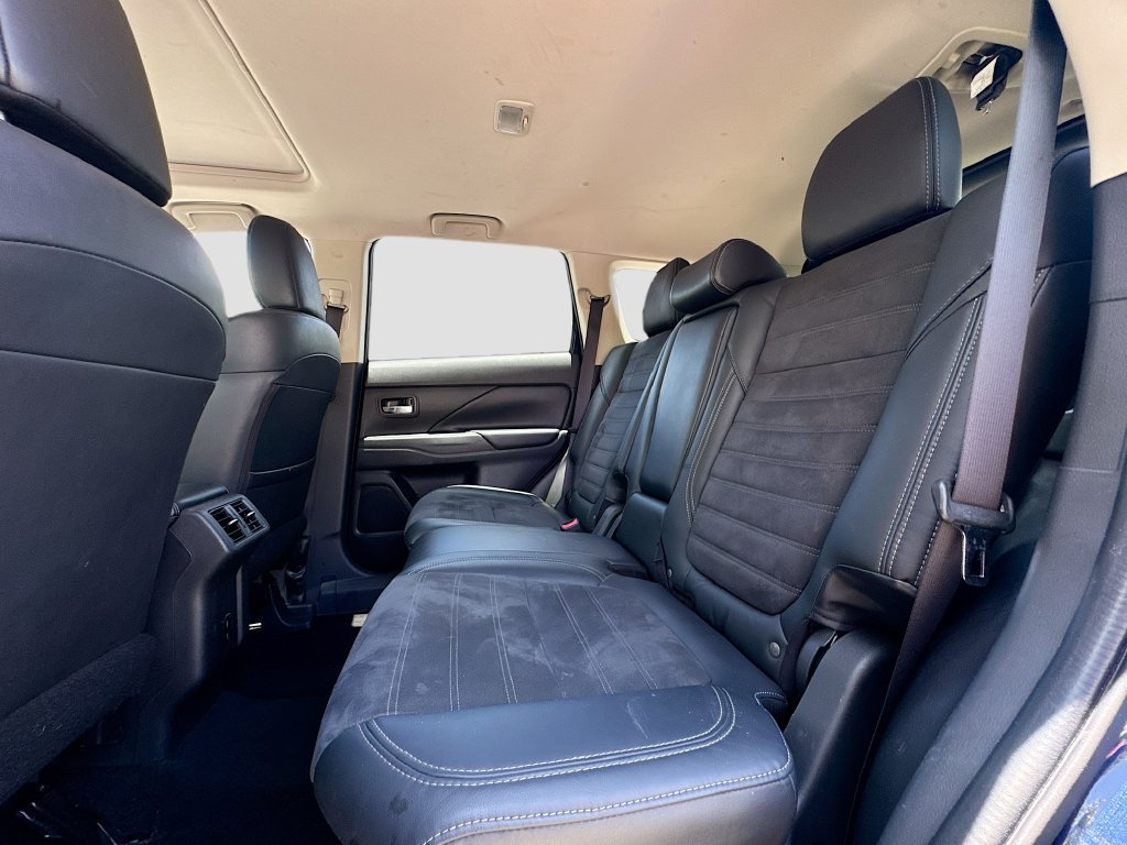 Used 2020 Mitsubishi Outlander SE FWD image 25