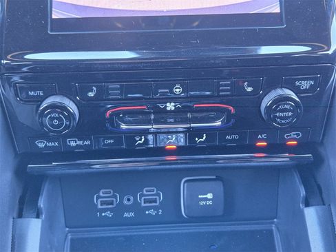 New 2025 Jeep Grand Cherokee Laredo X w/ Luxury Tech Group I image 18