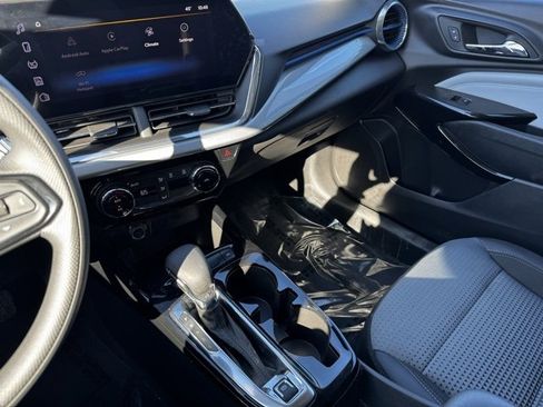Certified 2025 Chevrolet Trax LT image 15