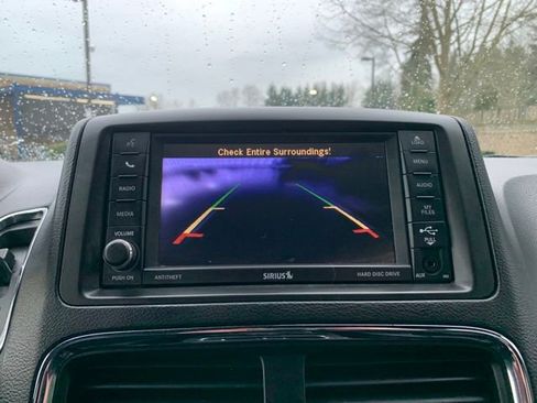 Used 2018 Dodge Grand Caravan SXT w/ Blacktop Package image 17