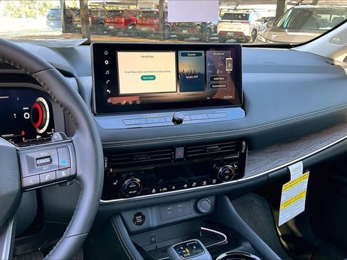 New 2026 Nissan Rogue Platinum image 6