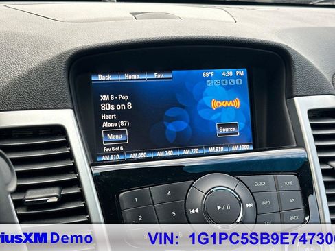 Used 2014 Chevrolet Cruze LT w/ Technology Package image 27