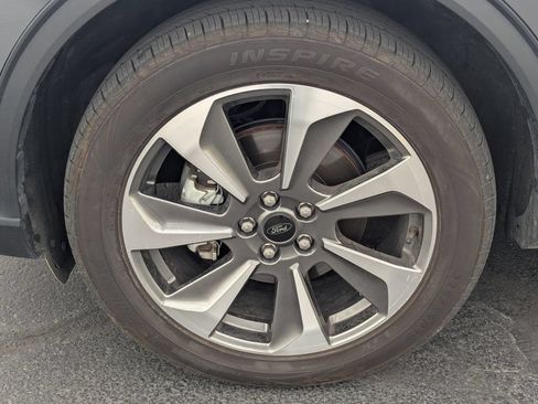 Used 2025 Ford Escape Platinum AWD/4WD image 13