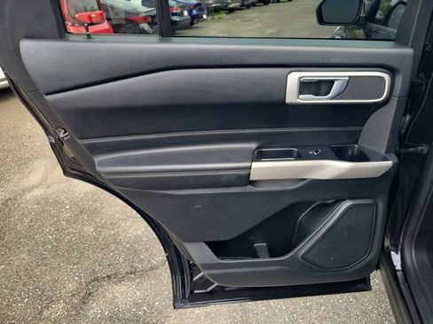 Used 2022 Ford Explorer XLT RWD image 31
