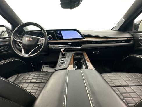 Certified 2023 Cadillac Escalade Sport Platinum w/ LPO, Floor Liner Package AWD/4WD image 14