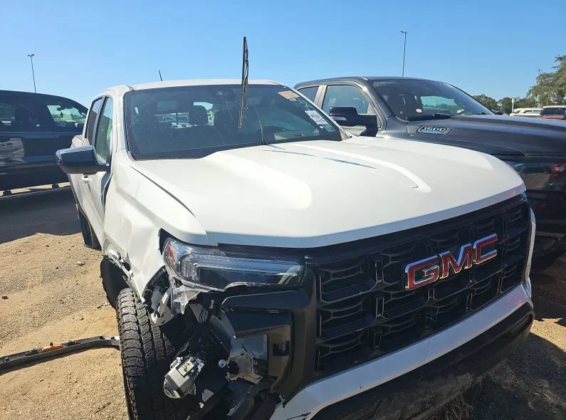 Used 2026 GMC Canyon Elevation RWD image 2
