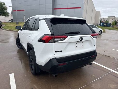Used 2024 Toyota RAV4 LE image 4