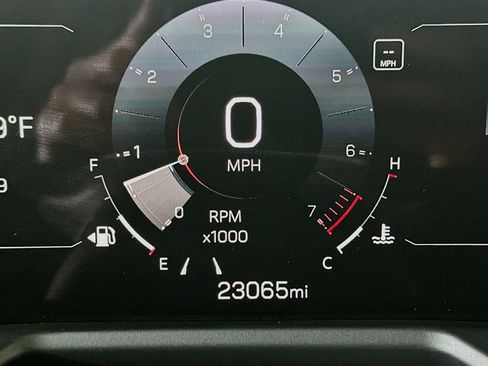 Used 2025 GMC Acadia Elevation image 19