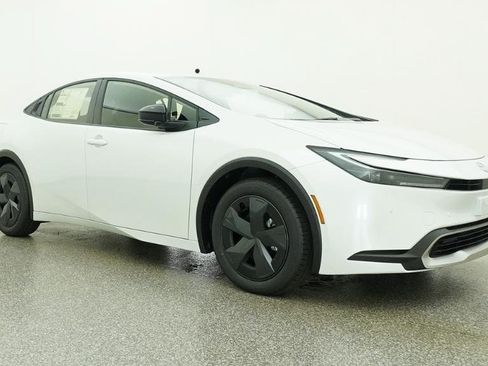 New 2026 Toyota Prius Plug-In Hybrid FWD image 15