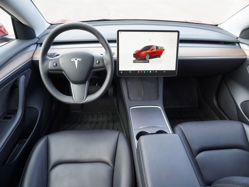 Used 2023 Tesla Model 3 Standard Range image 2