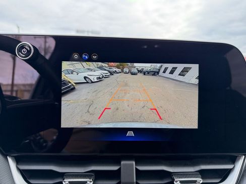 Used 2025 Chevrolet Equinox LT image 17