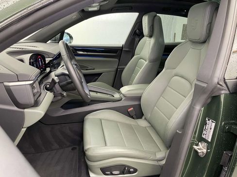 Used 2025 Porsche Macan 4 Electric image 5