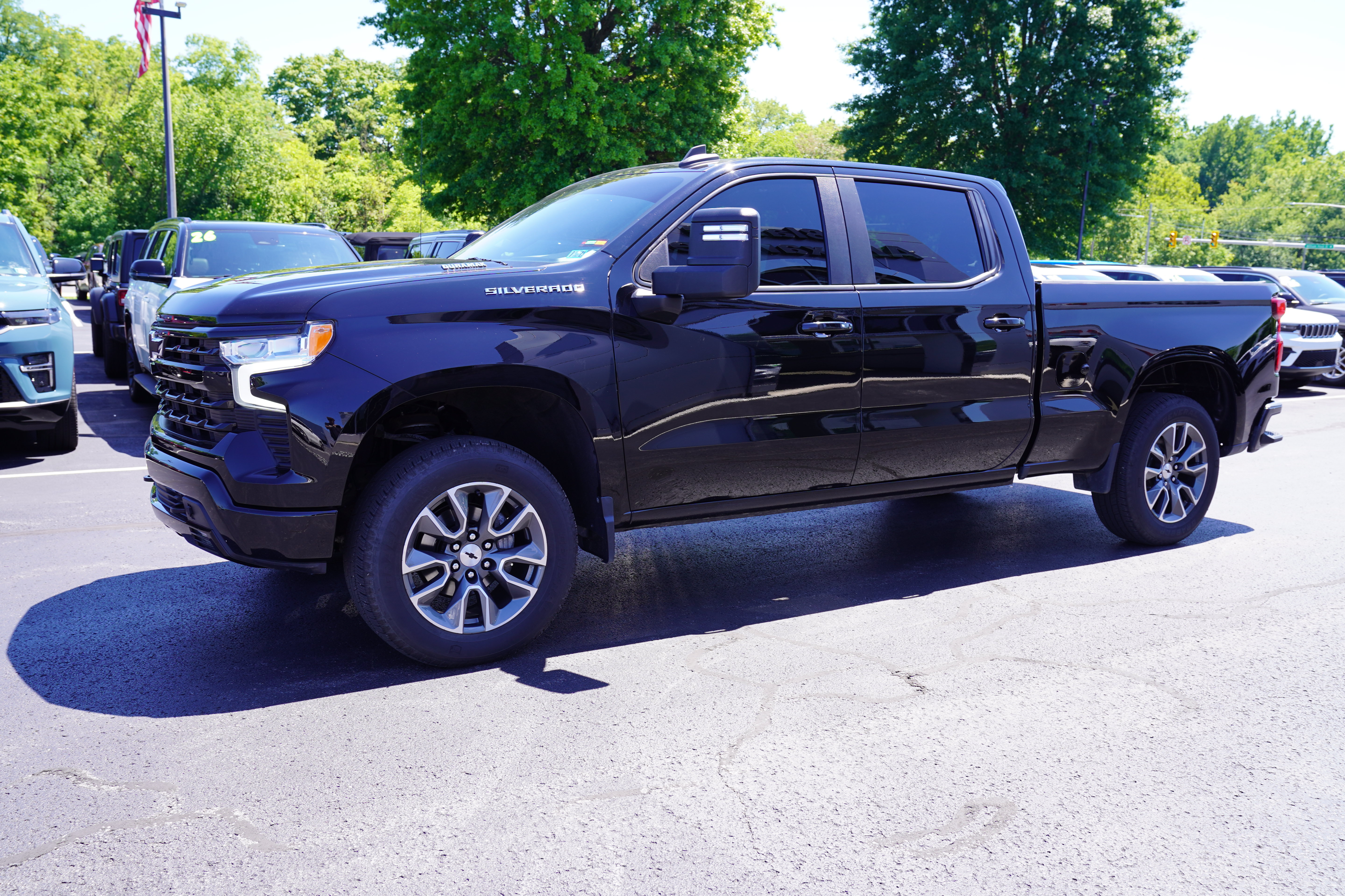 Used 2022 Chevrolet Silverado 1500 RST AWD/4WD image 9