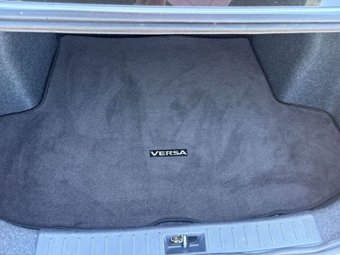 Used 2025 Nissan Versa SV image 29