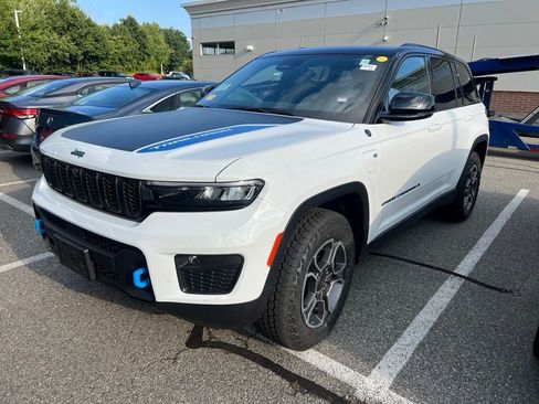 Used 2022 Jeep Grand Cherokee Trailhawk AWD/4WD image 2