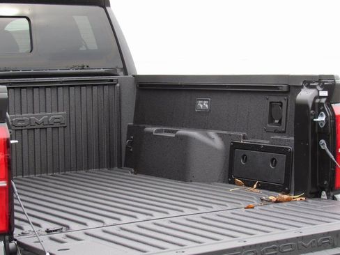 New 2024 Toyota Tacoma TRD Off-Road w/ TRD Off Road Upgrade Package AWD/4WD image 9