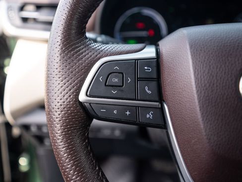 Used 2021 Toyota Sienna Platinum image 22