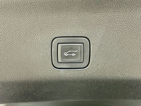 Certified 2024 Cadillac Escalade Premium Luxury AWD/4WD image 13