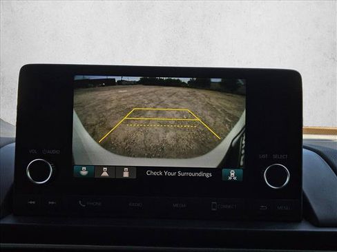 Used 2025 Honda Pilot Sport image 13