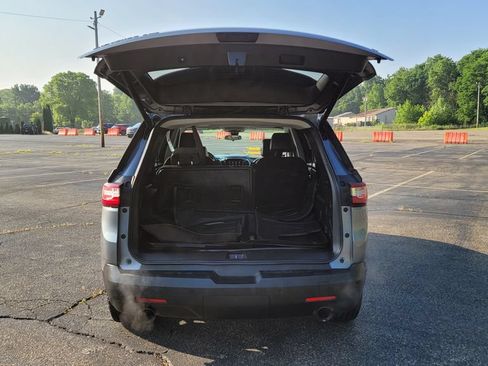 Used 2021 Chevrolet Traverse LT w/ LPO, Floor Liner Package AWD/4WD image 11