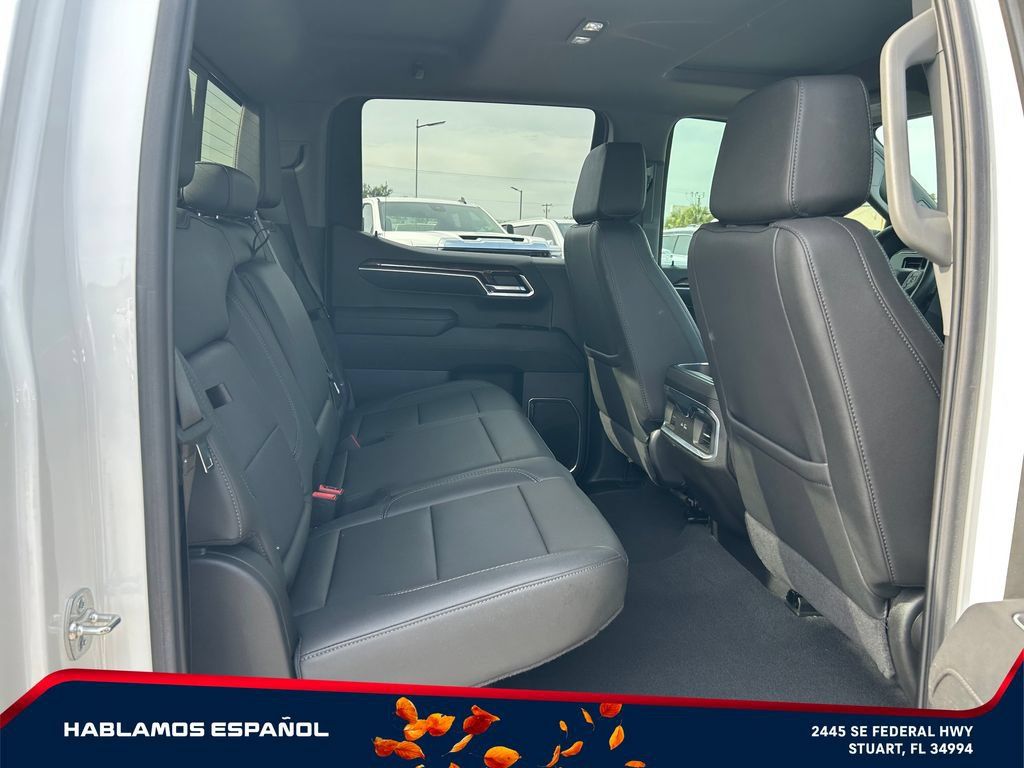 Used 2025 GMC Sierra 1500 Elevation w/ Elevation Premium Package AWD/4WD image 17