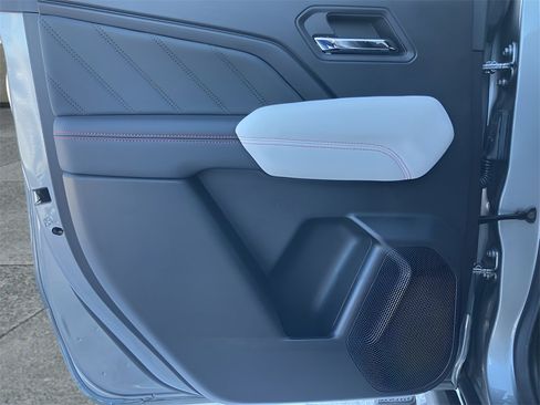 Used 2024 GMC Canyon AT4X image 43