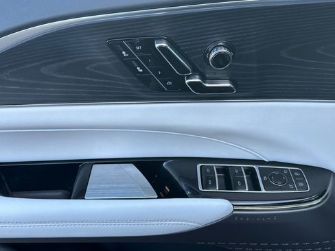 Certified 2025 Cadillac Lyriq Luxury image 10