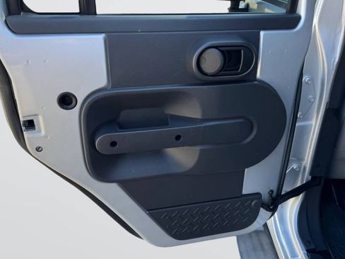 Used 2007 Jeep Wrangler Unlimited X image 12