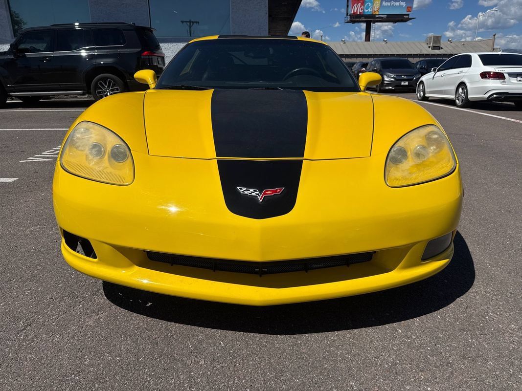 Used 2008 Chevrolet Corvette Coupe RWD image 2