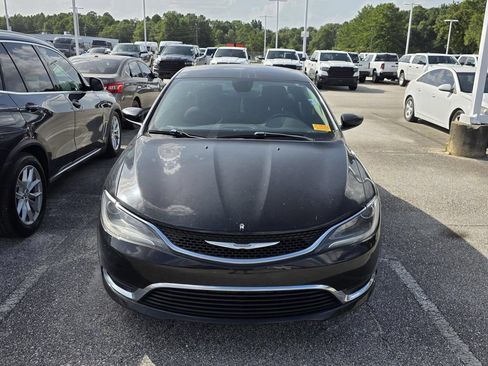 Used 2016 Chrysler 200 Limited w/ Convenience Group FWD image 2