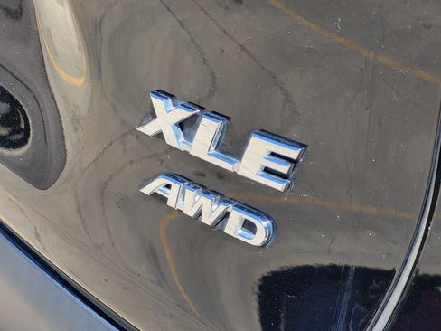 Certified 2023 Toyota RAV4 XLE Premium AWD/4WD image 9