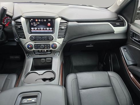 Used 2016 GMC Yukon XL SLT w/ HD Trailering Package AWD/4WD image 4