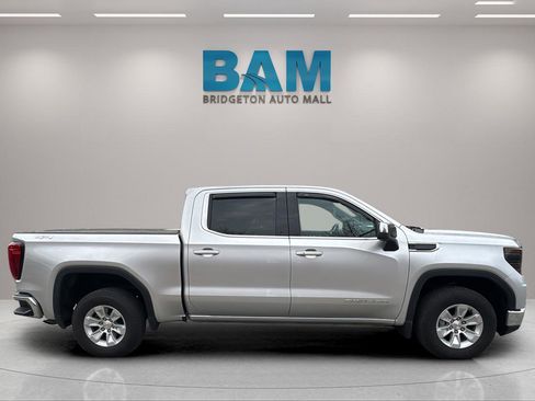 Used 2022 GMC Sierra 1500 SLE image 8
