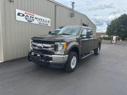Used 2017 Ford F250 XL w/ STX Appearance Package AWD/4WD image 4