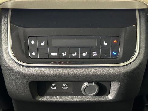 Used 2025 Nissan Armada Platinum Reserve AWD/4WD image 19