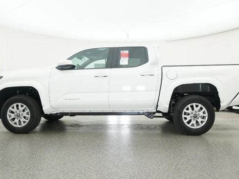 New 2025 Toyota Tacoma SR5 image 92