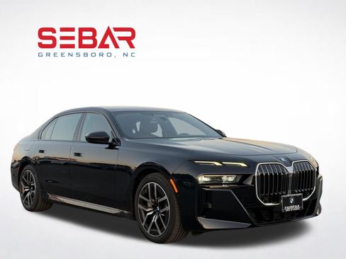 Used 2023 BMW 760i xDrive w/ Luxury Rear Seating Package AWD/4WD image 6