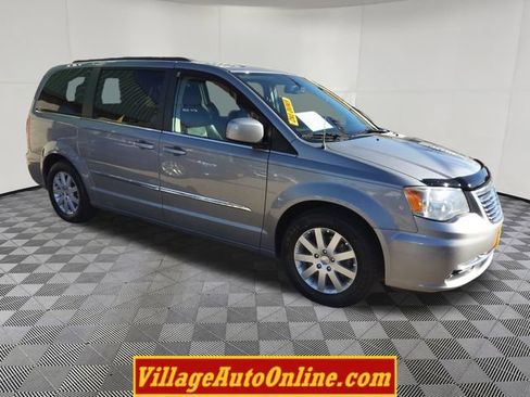 Used 2014 Chrysler Town & Country Touring w/ Trailer Tow Group image 5