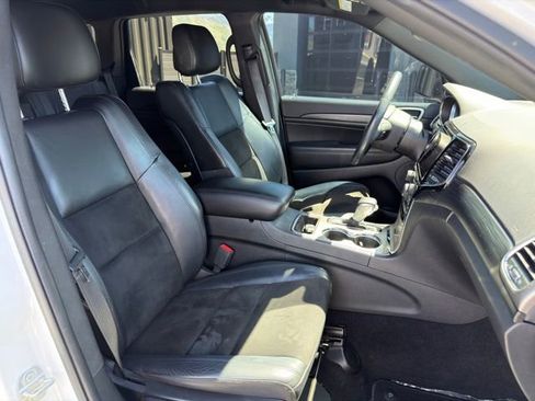 Used 2021 Jeep Grand Cherokee Laredo X AWD/4WD image 11