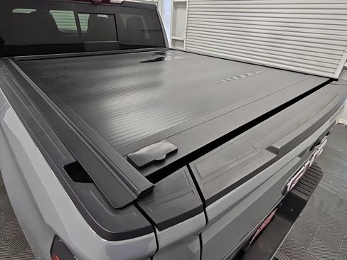 Certified 2025 GMC Sierra 1500 AT4 w/ AT4 Premium Package AWD/4WD image 37
