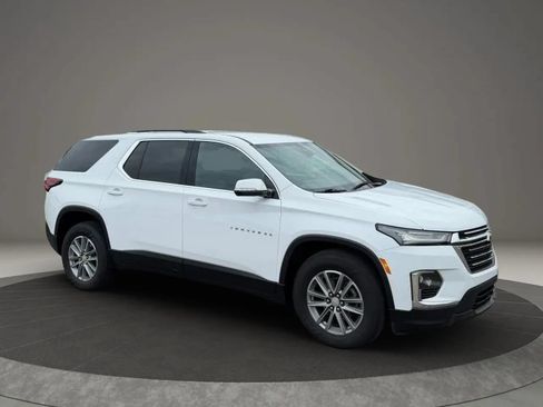 Used 2022 Chevrolet Traverse LT AWD/4WD image 2